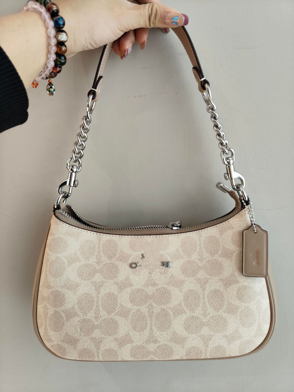 Női válltáska, dumpling alakú, valódi bőr, cipzár, poliészter bélés, nyári 2024 kiadás