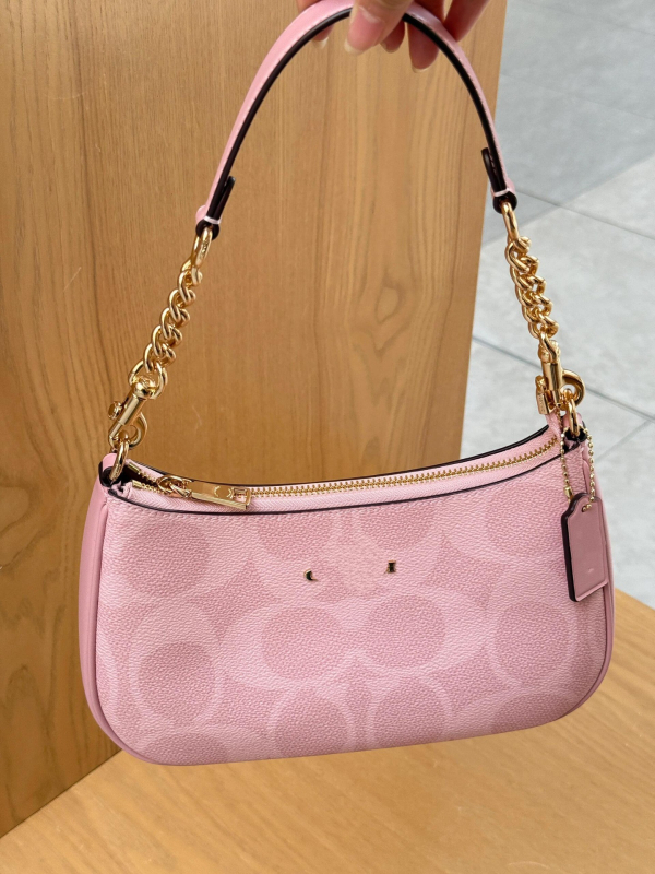 Női válltáska, dumpling alakú, valódi bőr, cipzár, poliészter bélés, nyári 2024 kiadás