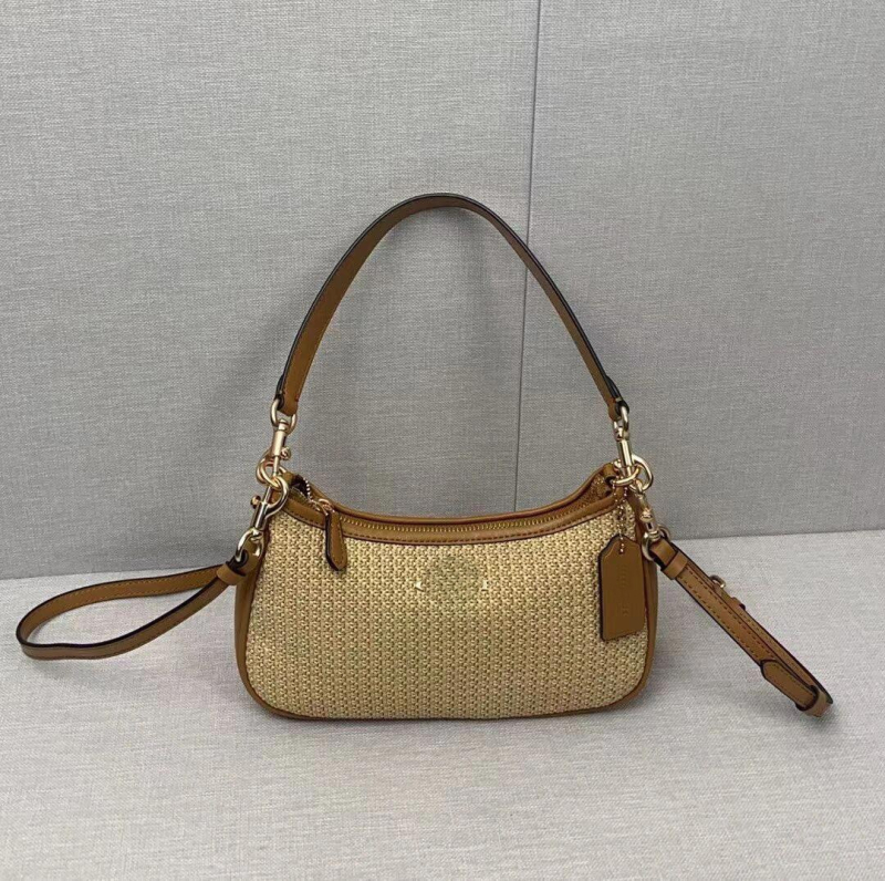 Női válltáska, dumpling alakú, valódi bőr, cipzár, poliészter bélés, nyári 2024 kiadás