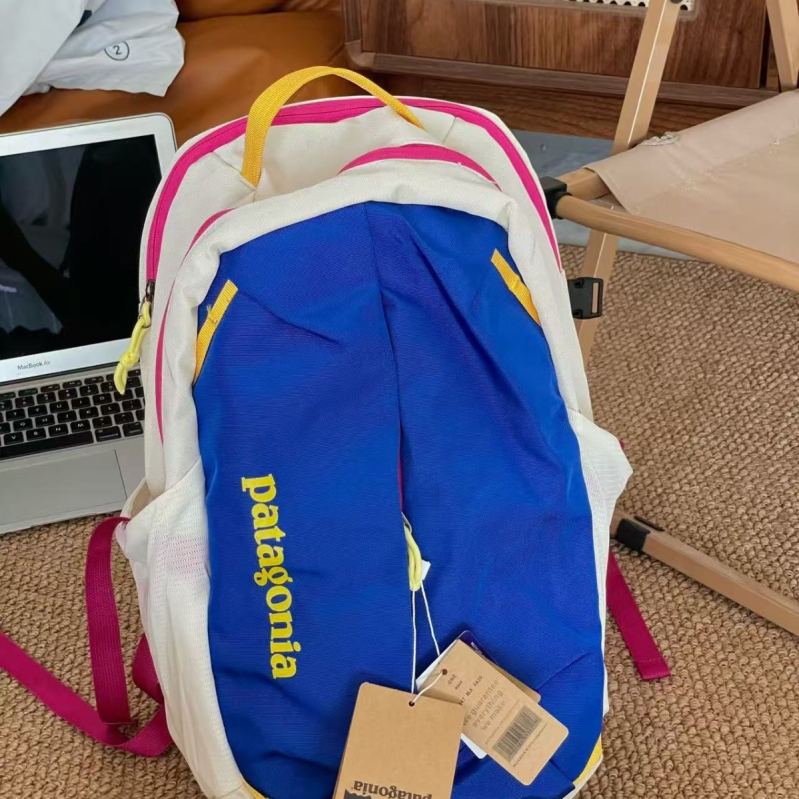 Unisex ranac od najlona za boravak na otvorenom, pretinac za 10-inčni prijenosnik, zakrivljene naramenice, kapacitet ispod 20 L