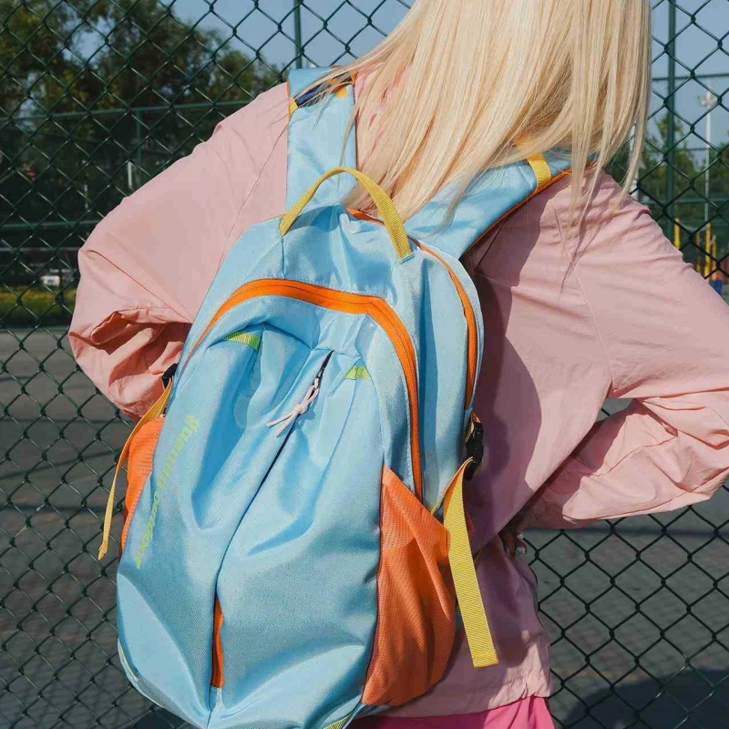 Unisex ranac od najlona za boravak na otvorenom, pretinac za 10-inčni prijenosnik, zakrivljene naramenice, kapacitet ispod 20 L