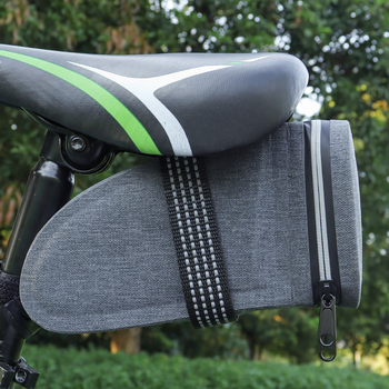 Leyi ZXCB-17 Kerékpár nyereg alatti táska, PVC, vízálló, 2L