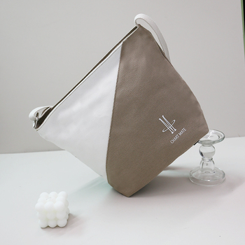 Chartmate PVC 2L dviračių kuprinė su atšvaitiniu paneliu ir vandens buteliuko laikikliu