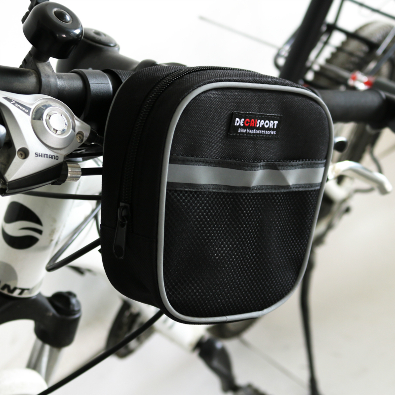 Kerékpár- és gördeszka fejzsák, poliészter, DECAISPORT, modell 595034, kapacitás 16×6×6 cm