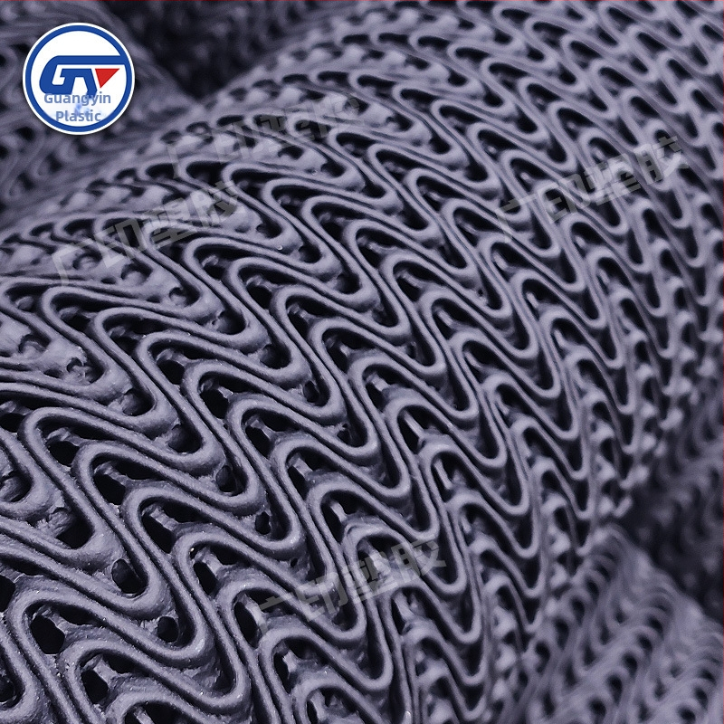 PE sietuve cieta drenāžas caurule, paredzēta zemes drenāžai un noplūžu novēršanai; produkta kods: Hard Permeable Pipe; piemērota dzelzceļa un autoceļu būvēm, lidostām, golfa laukumiem, stadioniem un ainavu veidošanai.