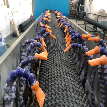 PE cieta caurlaidīgā caurule zemes drenāžai – augsta izturība, izliektā režģa konstrukcija, daļēji caurspīdīga