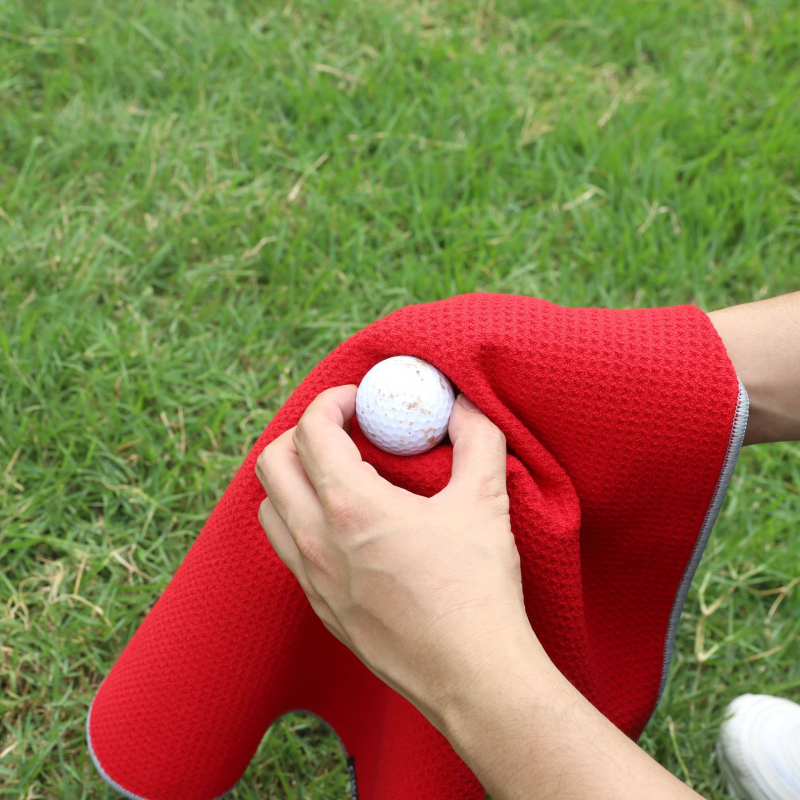 Mikropluošto golfo rankšluostis, 420 g, magnetinis, vaflių raštas, logotipo pritaikymas