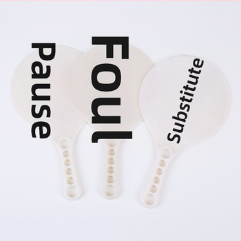 Tiesneša indikatora tablo vahetu pārkāpumu un time-outu gadījumos; plastmasa; 20 komplekti iepakojumā; drukāts logo; pielāgojams; piemērots basketbolam, futbolam, tenisam un citiem sporta veidiem.