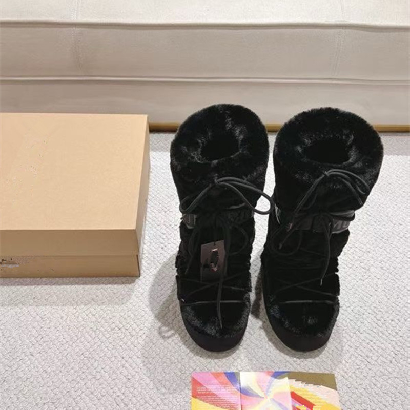 Sniega zābaki sievietēm, augsts augšdaļa, virsma no trušu kažoka, gumijas zole, apaļa purngala, iekšējā zolīte no aitu vilnas