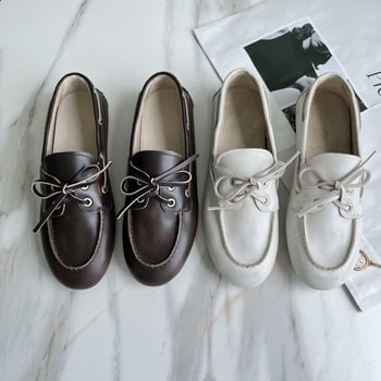 Női fűzős loaferek, felsőrész marhabőr, belső juh gyapjú bélés, gumitalp, alacsony sarok 1–3 cm, kopott vintázs felület