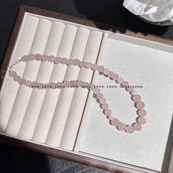 Κολιέ με κρύσταλλο χαλαζία και μαργαριταριών λεπτομέρειες, ασήμι 925, κυκλοφορία άνοιξη 2025