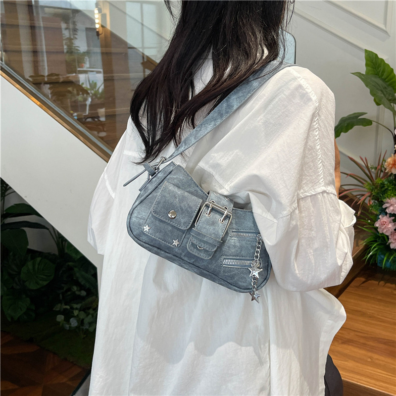 Crossbody baguette torba u gradskom stilu, PU materijal, poliester podstava, vodoravni četvrtasti oblik, zatvarač