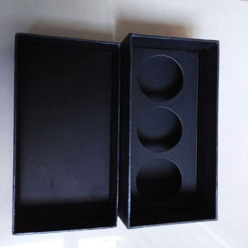 Cutie de ambalaj pentru mingi de golf - Personalizabilă, carton 230 GSM, tavă fixă, imprimare offset și bronzare argintie