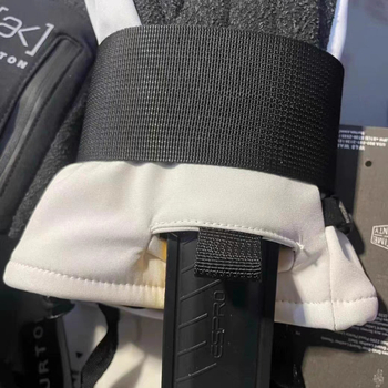 Slidinėjimo pirštinės su įdėtu riešo palaikymu, Kevlar atsparios dėvėjimui, vandeniui atsparus penkių pirštų dizainas, praradimo prevencijos dirželis