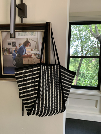 Szalmából készült válltáska – városi egyszerű stílus, dumpling alak, nyitott felső, belső zseb, dupla pánt