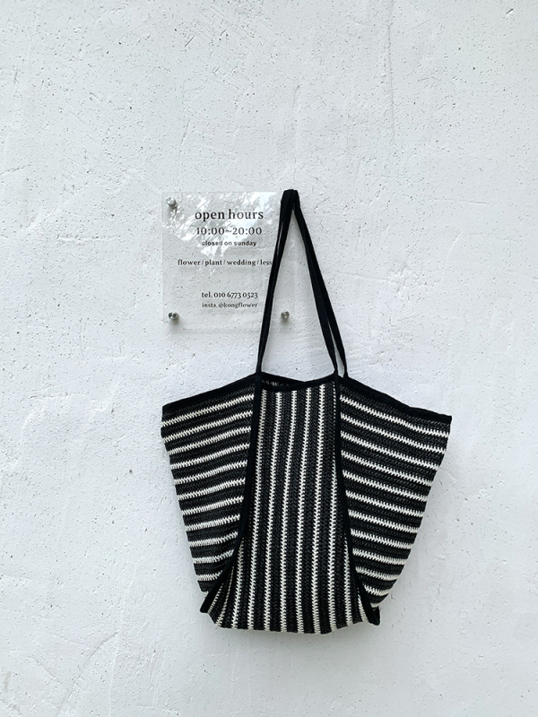 Szalmából készült válltáska – városi egyszerű stílus, dumpling alak, nyitott felső, belső zseb, dupla pánt