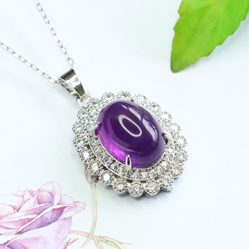 Μενταλιόν με αμέθυστο κρύσταλλο, χαλκός επικαλυμμένος με ασήμι, χωρίς πλευρικούς λίθους, προσιτός πολυτελής, καλοκαίρι 2025