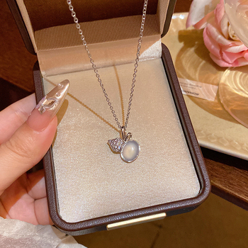 Geometriai medálos nyaklánc titán acélból, szabályos lánccal, 5 g