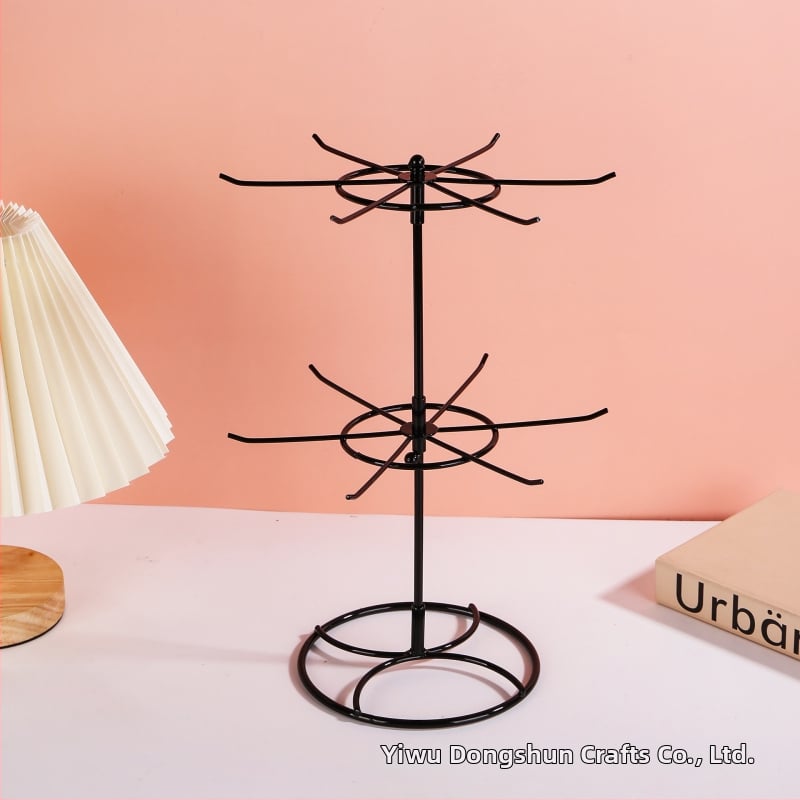 Двуетажна въртяща се метална поставка за бижута - геометричен дизайн, за гривни и обици