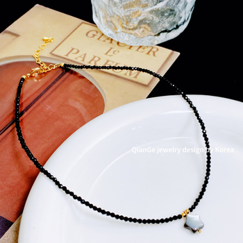 Kristály- és kagyló gyöngyös nyaklánc, ötágú csillag medállal, golyós lánccal, elektropolírozott bevonattal, könnyű luxus stílus