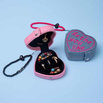 Denim szív alakú ékszerdoboz (Modell xsc1, Márka Nothing, Anyag Denim, Kemény tok, Testreszabás elérhető)