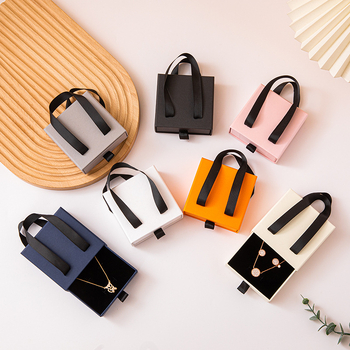 Hordozható ékszerdoboz logó testreszabással – papír/karton anyagú, ékszerek csomagolására szolgáló doboz, Yiwu, Kína