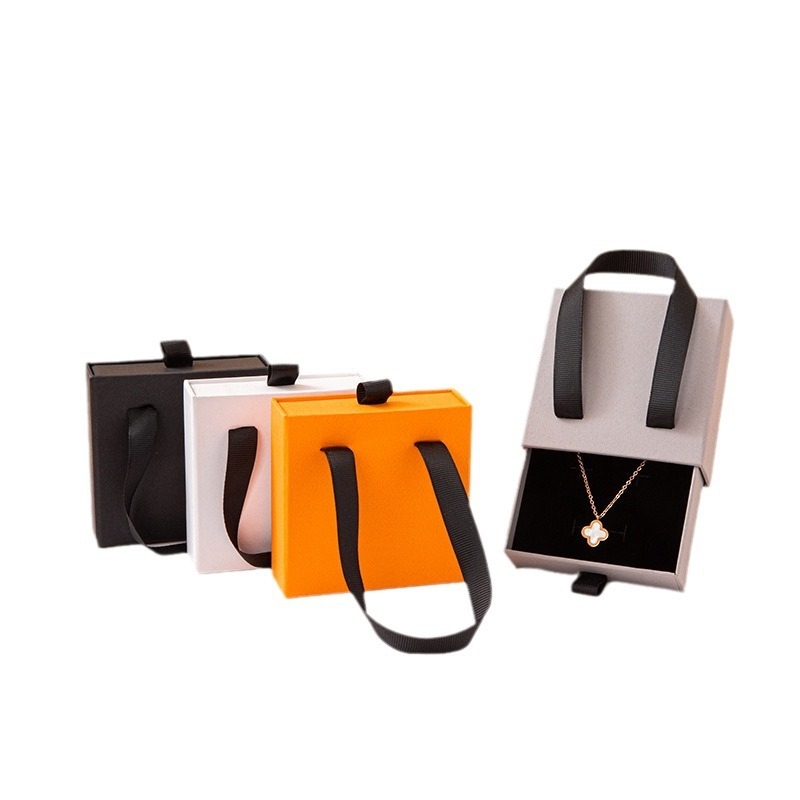 Hordozható ékszerdoboz logó testreszabással – papír/karton anyagú, ékszerek csomagolására szolgáló doboz, Yiwu, Kína