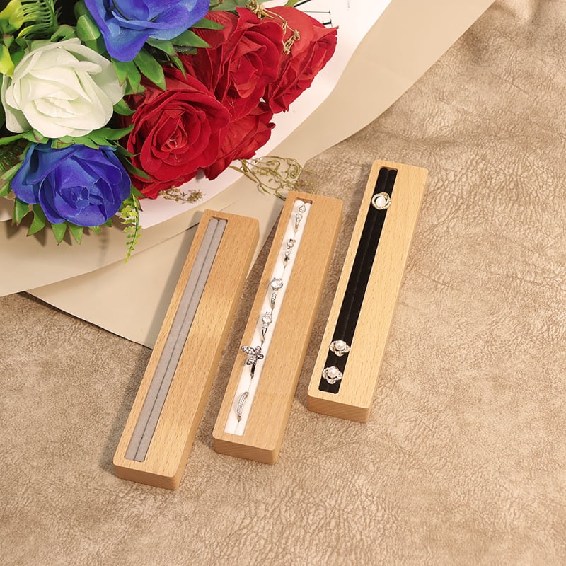 Auskaru displeja paliktnis – masīvs koks, iepakojuma kārbiņa, zīmols RMOHYG, juvelierizstrādājumu iepakojums