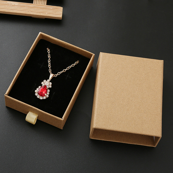 Kraftpapīra juvelieru kārba ar atvilktni un putu ievietojumu auskariem, gredieniem un kaklarotām