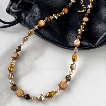 Colier cu mărgele de sticlă și lazurit, țesut, pandant geometric, lanț normal, lansare toamnă 2025, Dai Bamboo Jewelry