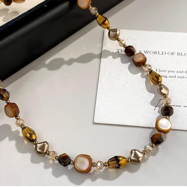 Colier cu mărgele de sticlă și lazurit, țesut, pandant geometric, lanț normal, lansare toamnă 2025, Dai Bamboo Jewelry