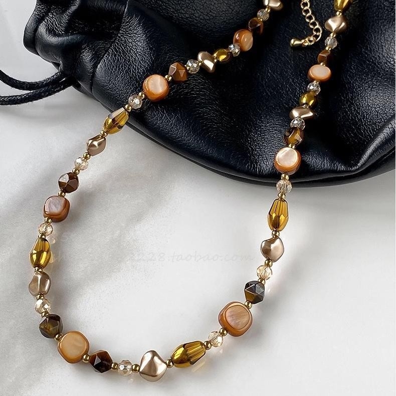 Colier cu mărgele de sticlă și lazurit, țesut, pandant geometric, lanț normal, lansare toamnă 2025, Dai Bamboo Jewelry