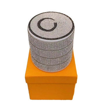 Cutie pentru bijuterii cu patru niveluri rotative și oglindă, spațiu pentru coliere și brățări, material ABS, construcție rigidă, personalizare disponibilă, specificații 10/10