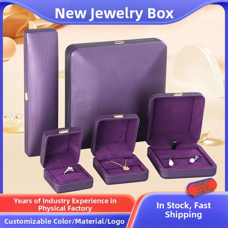 Juvelierizstrādājumu demonstrācijas kastīte – vintage kronis ar sprādzei, metāla korpuss ar PU ādu un flaneles iekšpusi, iepakojums riņķiem un kaklarāmām