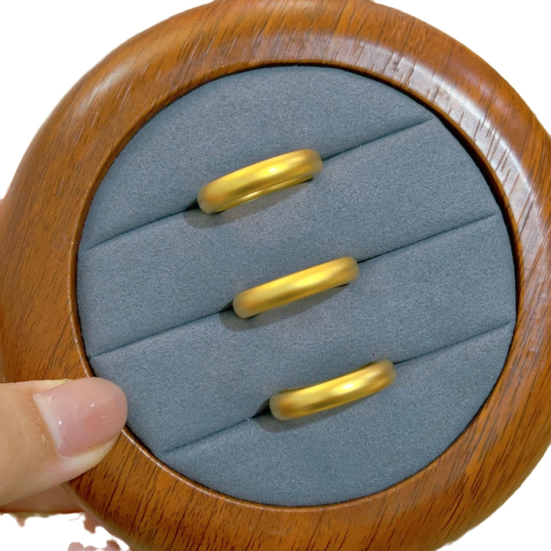 Egyszerű körgyűrű ősi aranyból, nikkelezett díszítéssel, geometriai forma, elektroplatálás