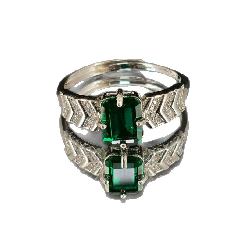 925 ezüst gyűrű laboratóriumban nevelt smaragddal, üreges kialakítás, könnyed luxus stílus, nőknek
