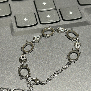 Narukvica Bodhi materijal, crtani stil, svjež i sladak dojam, izlazak proljeće 2025