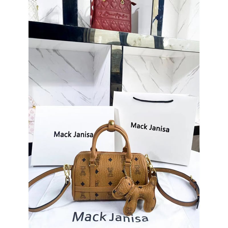 Geantă cilindrică din piele naturală, închidere cu fermoar, buzunar intern pentru cameră, curele duble