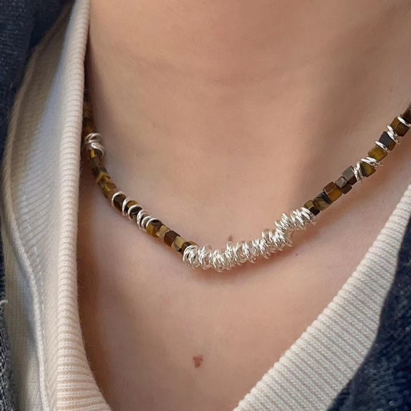 Colier Tiger Eye din aliaj, finisare electroplacată, origine Jinhua, pentru femei, toamnă 2023