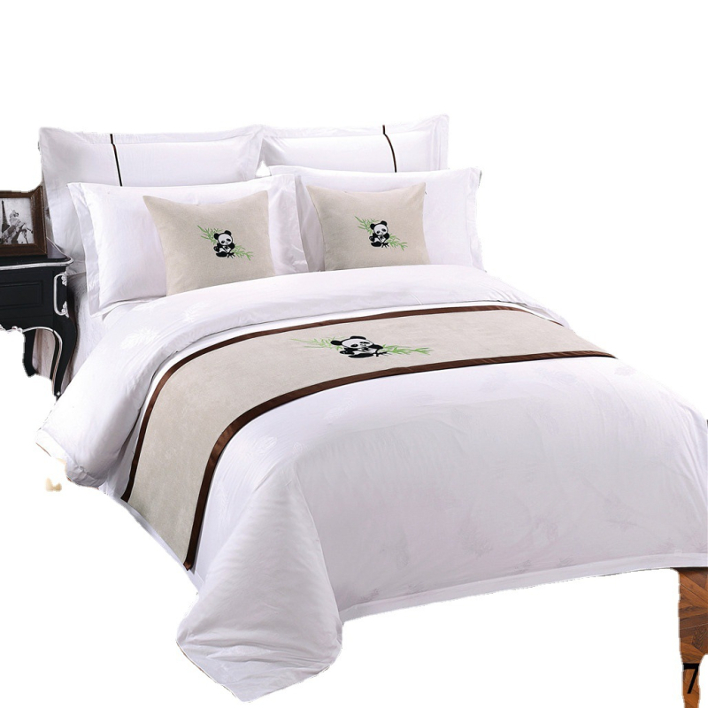 Runner de pat cu logo brodat, stil lux ușor, personalizabil, imprimare logo, model monocrom