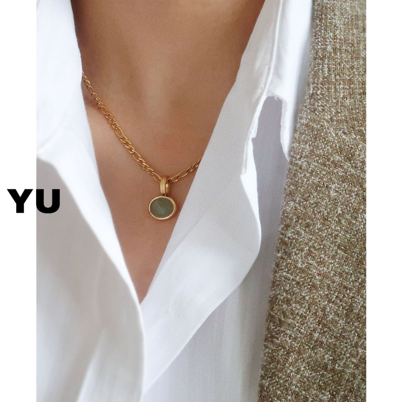 Titánacélból készült ovális medálos nyaklánc, zöld aventurin, retro stílus, többszintű dizájn