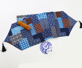 Asztali zászló len-pamut keverék, kockás mintázat, nemzeti stílus, testre szabható; alkalmas nappalira, hálószobára, dolgozószobára vagy kereskedelmi helyiségekbe