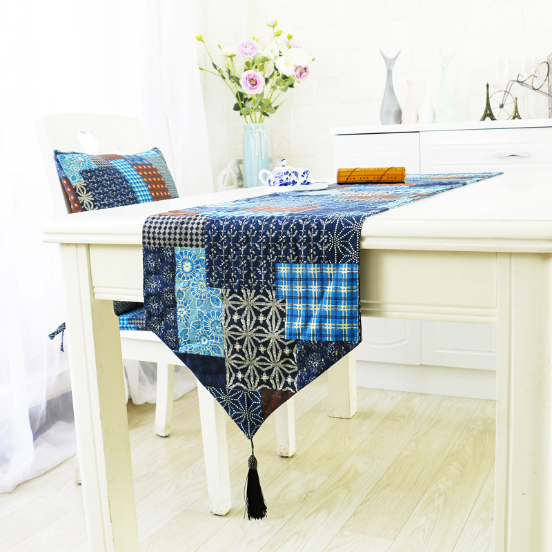 Asztali zászló len-pamut keverék, kockás mintázat, nemzeti stílus, testre szabható; alkalmas nappalira, hálószobára, dolgozószobára vagy kereskedelmi helyiségekbe