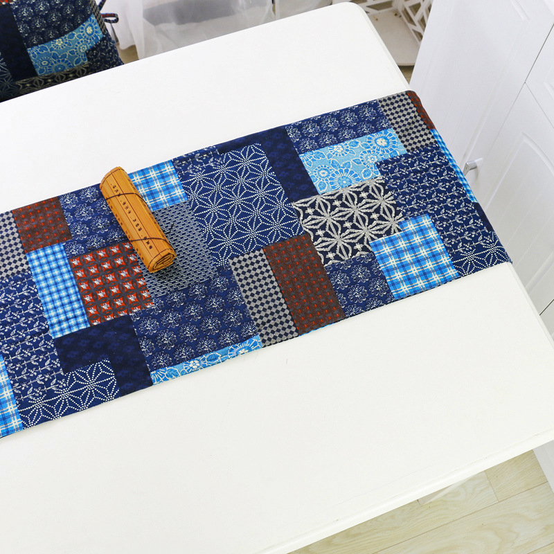 Asztali zászló len-pamut keverék, kockás mintázat, nemzeti stílus, testre szabható; alkalmas nappalira, hálószobára, dolgozószobára vagy kereskedelmi helyiségekbe