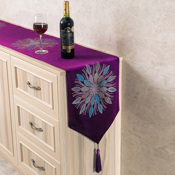 Runner din velur pentru masă - 100% țesătură, fibre de poliester, stil hotelier