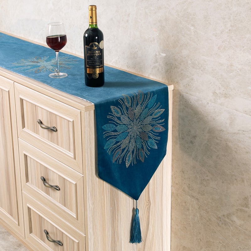 Runner din velur pentru masă - 100% țesătură, fibre de poliester, stil hotelier