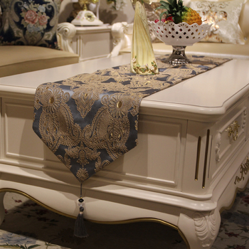 Table Runner Hongyufang, бродирана тъкан, 90% бродерия, флорална шарка