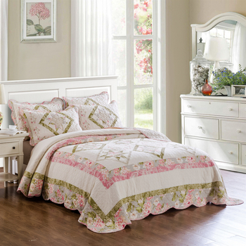 Set de lenjerie de pat 3 piese, stil european, cu quilt brodat, model floral, personalizare disponibilă, logo tipărit, nivel hotelier