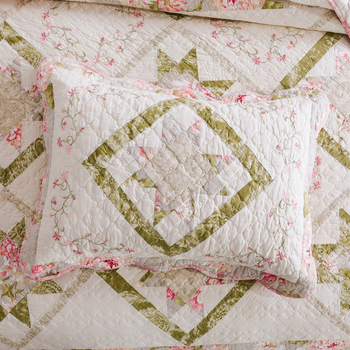 Set de lenjerie de pat 3 piese, stil european, cu quilt brodat, model floral, personalizare disponibilă, logo tipărit, nivel hotelier