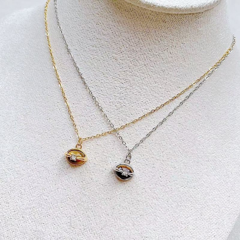 Yaru márkájú titánium acél nyaklánc geometriás medállal, Flash O lánccal, titánium acél anyag, őszi 2025